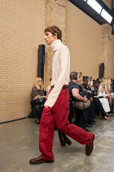 Look 48
